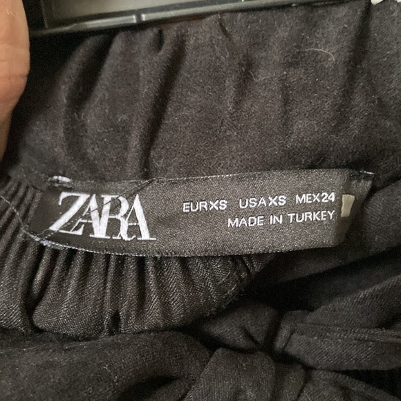 Zara Black velvet pleated shorts - Picture 4 of 5